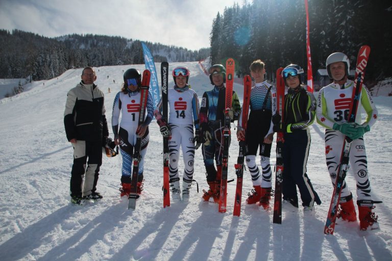 50. Ski Kreismeisterschaft auf der Reiteralm: Erfolgreicher Wettkampf bei strahlendem Sonnenschein